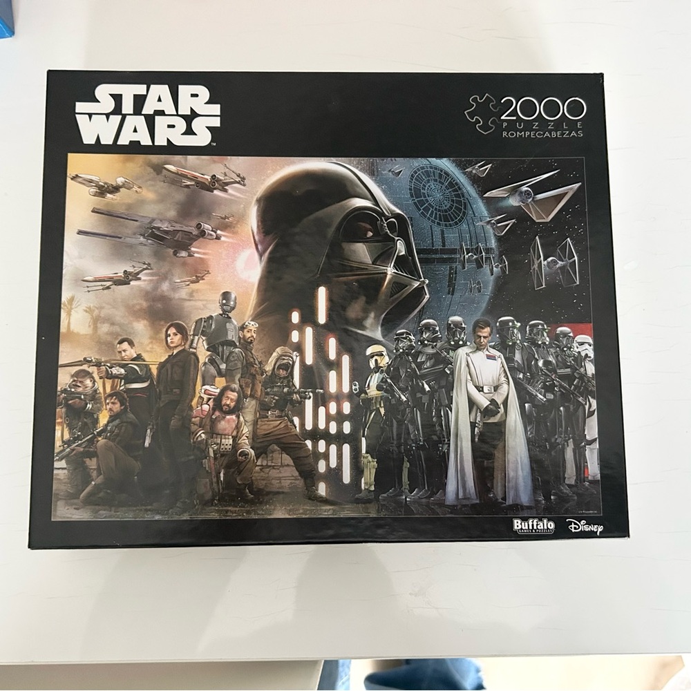 Buffalo David Bitton Disney Star Wars 2000 Piece Puzzle